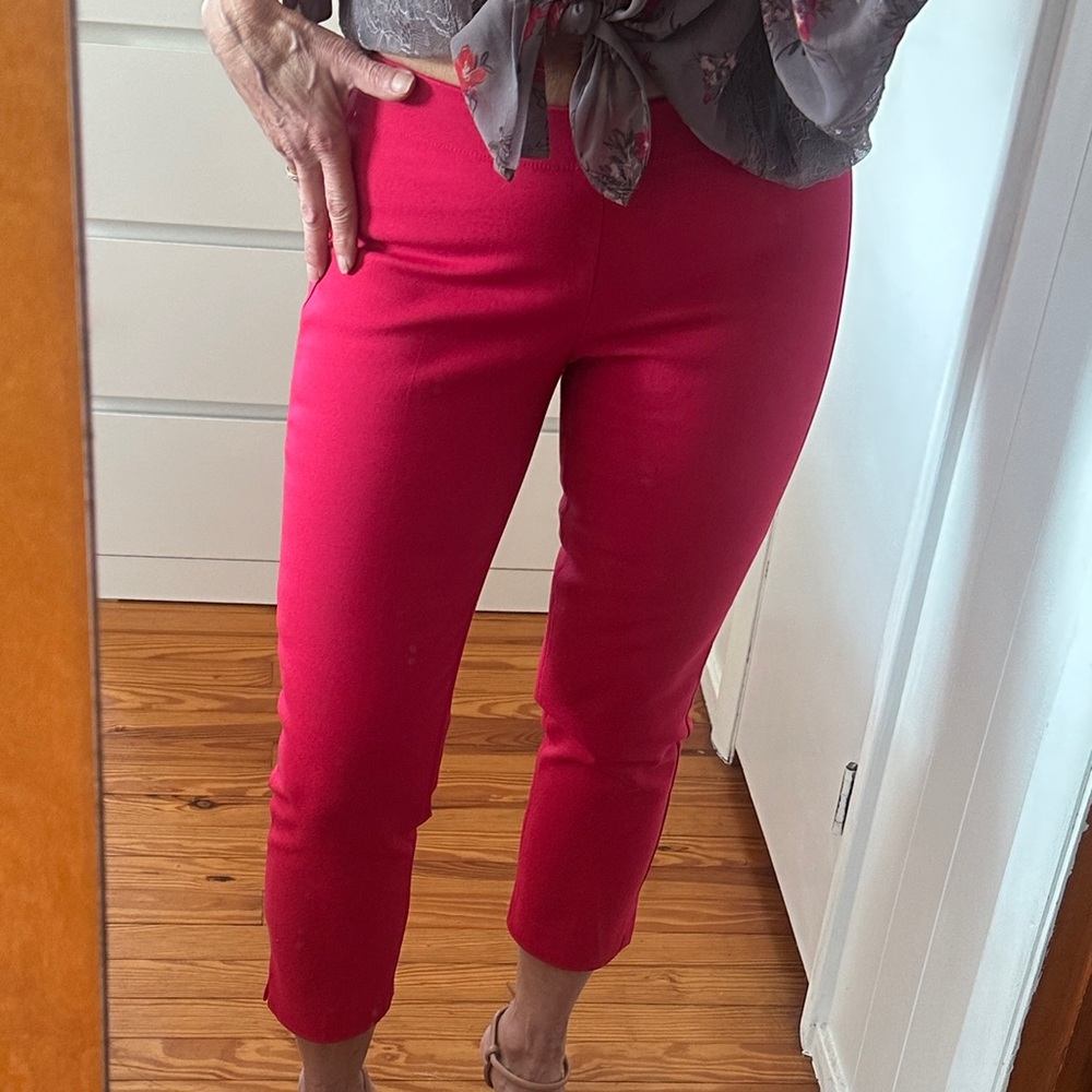 raspberry pink cigarette pants, dark pink cropped stretch pants